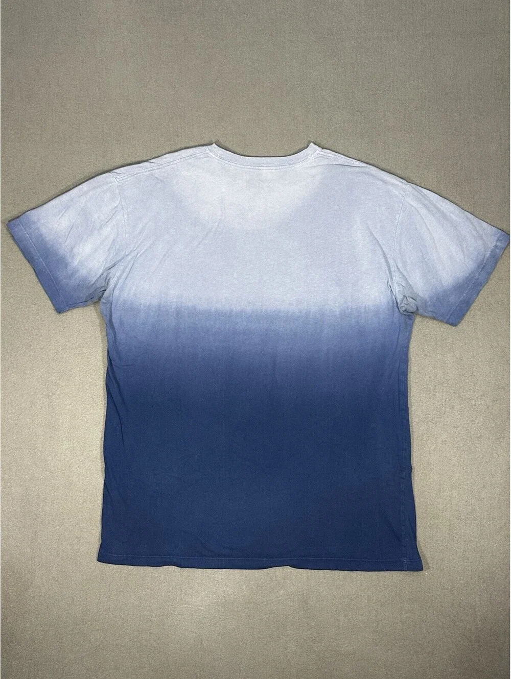 Men’s Levi’s Graphic T-Shirt – Motorcycle / “Built Strong” – Blue Ombre – XL